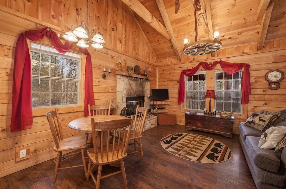 Sleepin' Inn 2 Bedroom Cabin by RedAwning