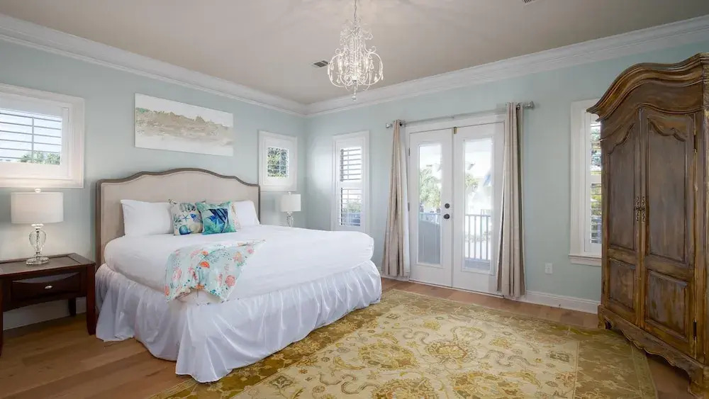 Sea Brees Crystal Shores