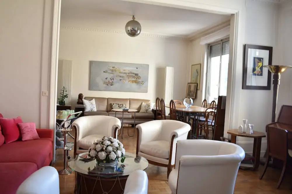 3 Bedroom Flat At The Foot of Bon Marché