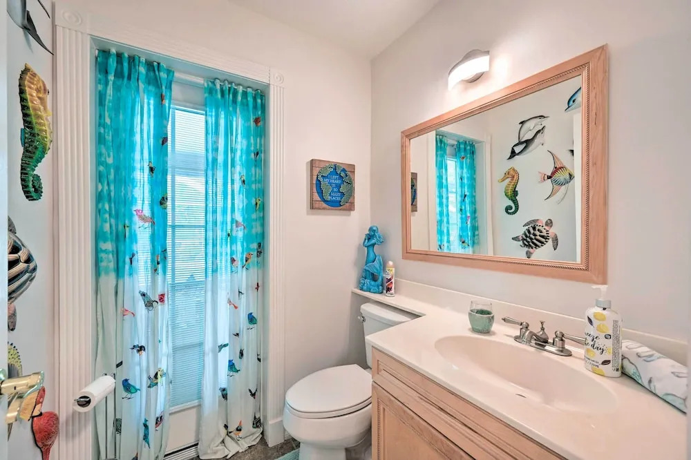 1 Mi to Dtwn: Sun-soaked Cape Coral Getaway!