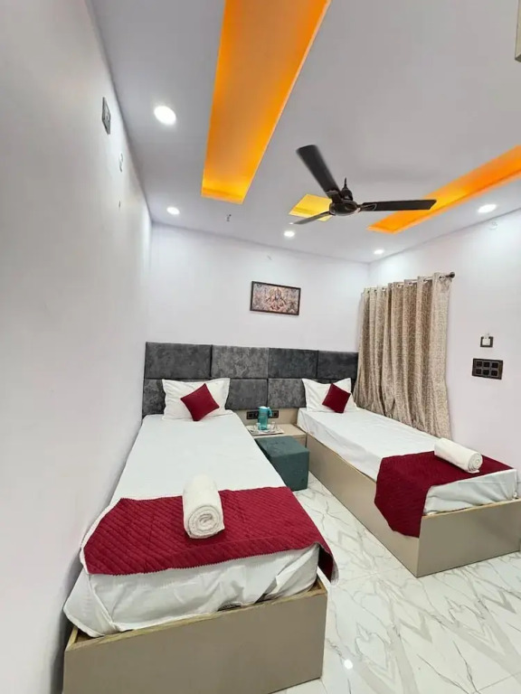 FabHotel Yatri Nivas - Nr Assi Ghat