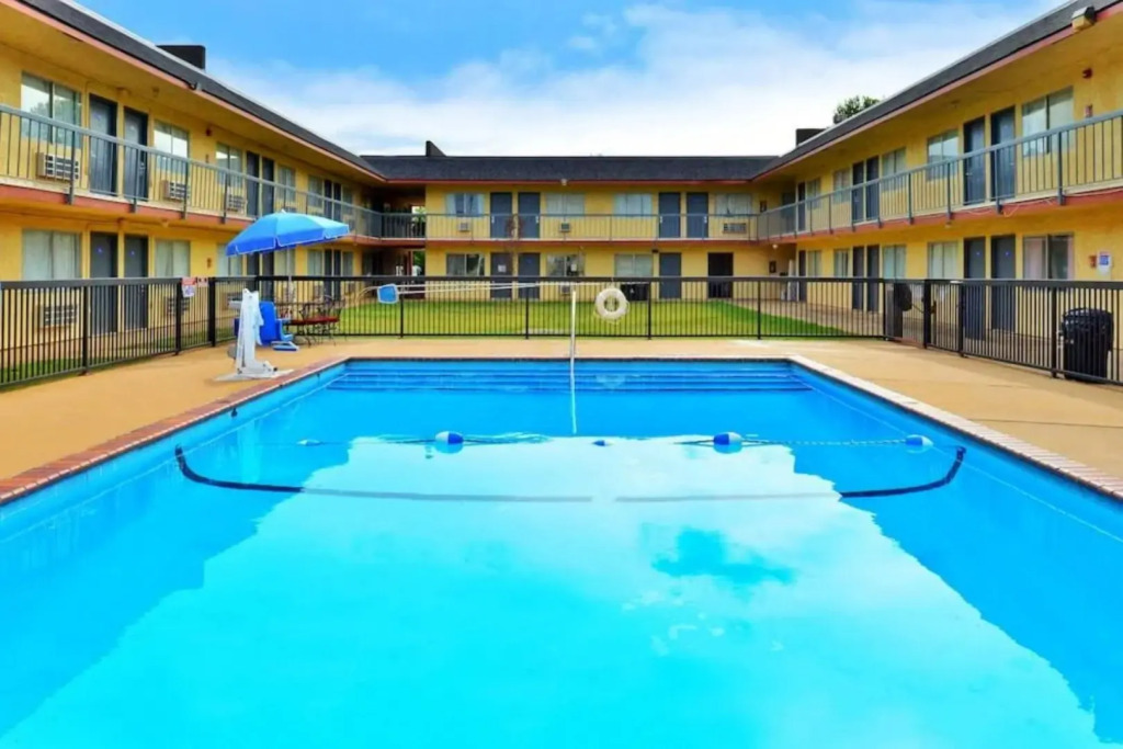Castle Inn & Suites By OYO Chickasha