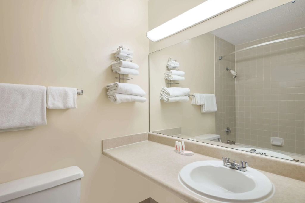 Ramada by Wyndham Watertown Thousand