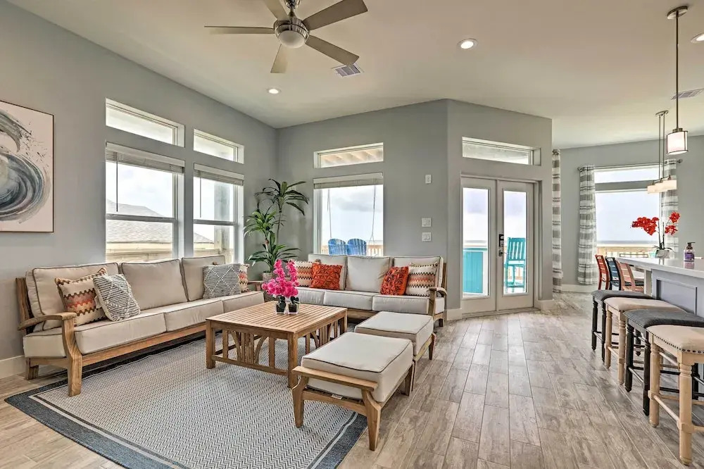 ‘Villa Azul’ Home in Galveston w/ Ocean-View Deck