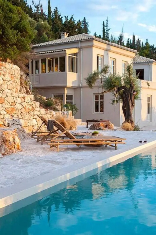 Luxury Villa in Agios Nikitas