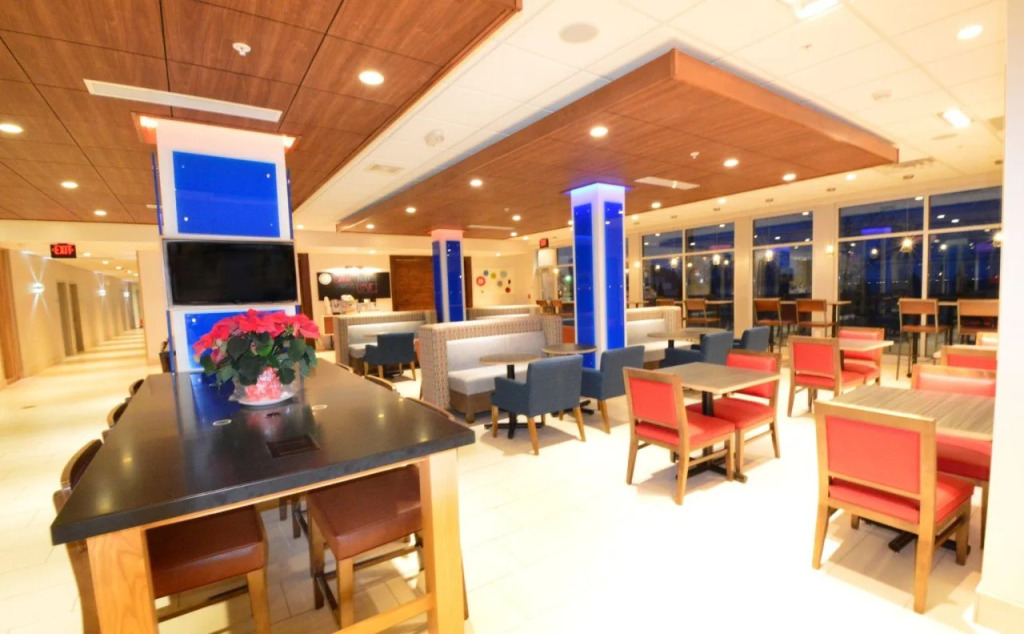 Holiday Inn Express & Suites Toledo South - Perrysburg by IHG