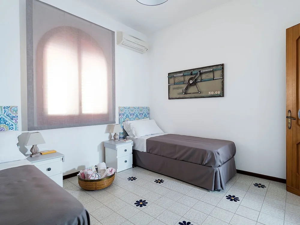 Gorgeous Villa With Whirlpool Bath and Breathless View, Near the Sea