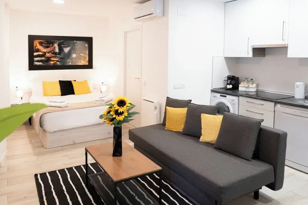 Plaza Castilla Apartments