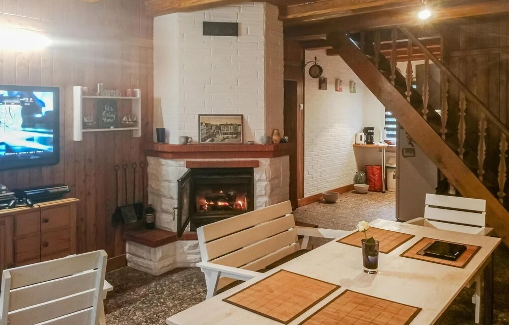 5 Bedroom Pet Friendly Home In Rowy