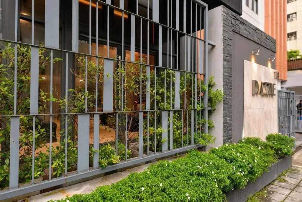 Dazzle Residence