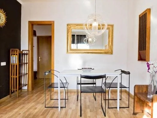 Catalonia Square Terrace & 5 bathrooms 5BD-5BTH
