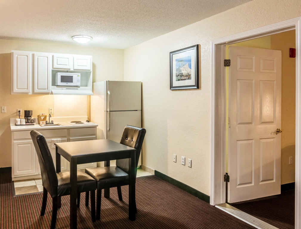 Red Roof Inn & Suites Pensacola-NAS Corry