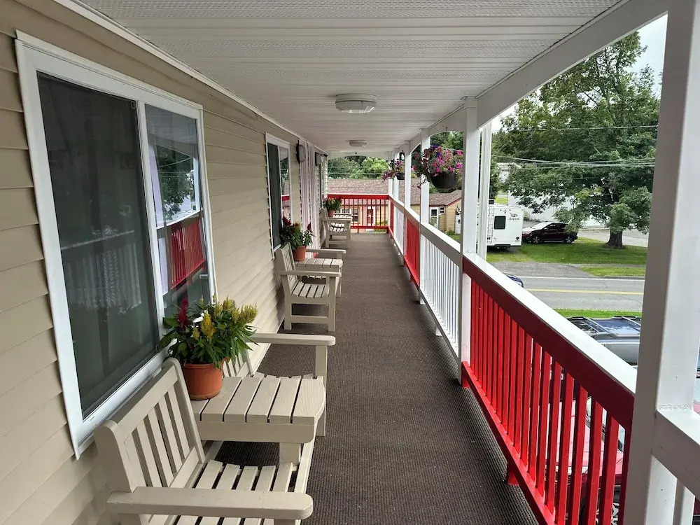 Cozy Corner Motel