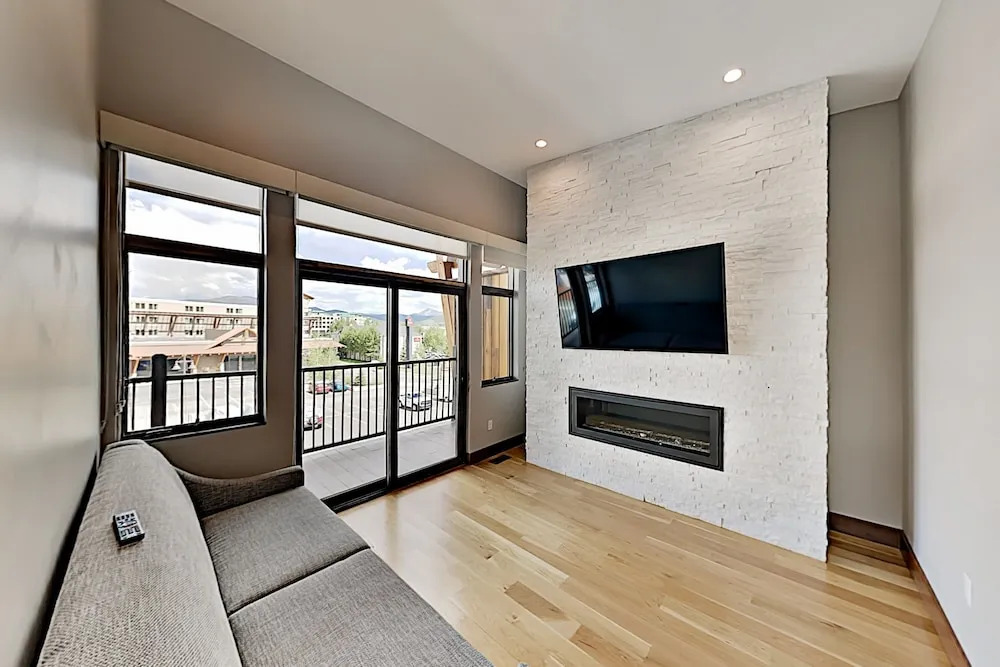 1121ddre 2 Bedroom Condo
