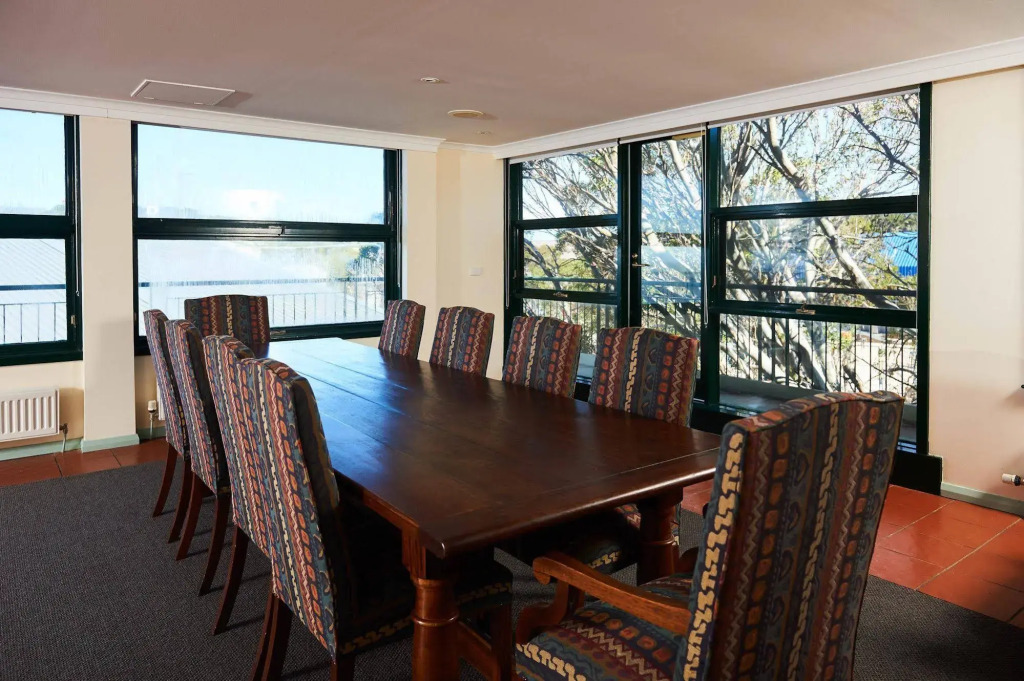 Mt Buller Chalet Hotel & Suites