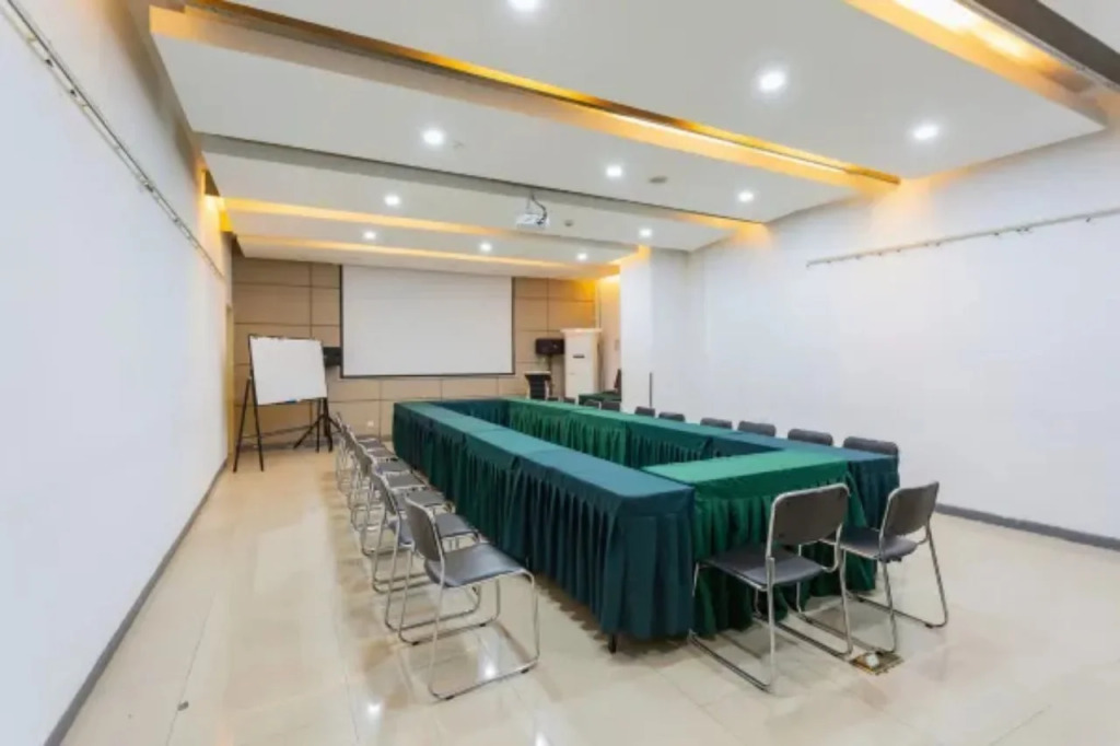Jinjiang Inn Select Wuhan International Expo Center Maying Road Metro Station