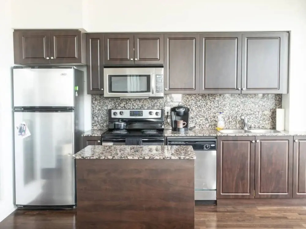 Modern 2 bedroom Condo with CN Tower Views