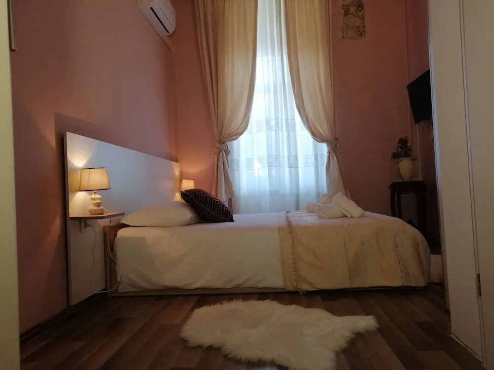 Sun City Boutique Rooms