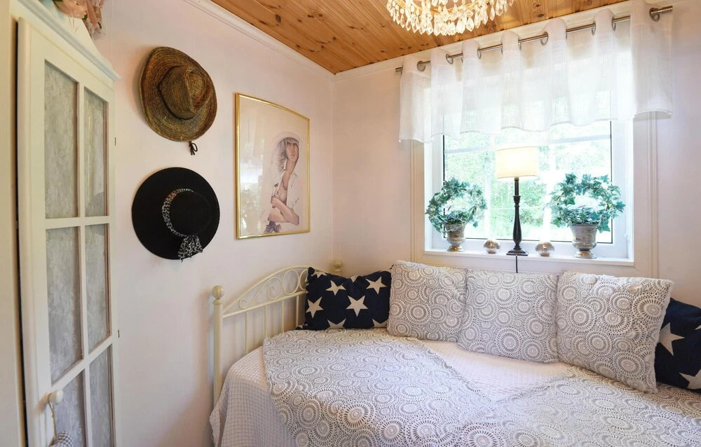 Cozy Home In Hjo With Wifi