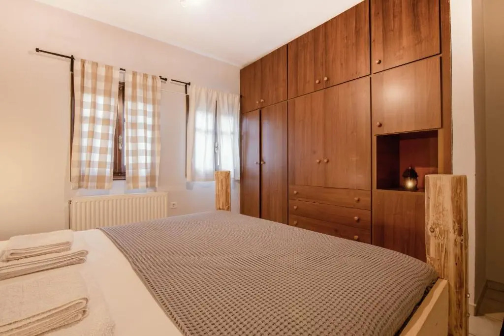 Varousi.Traditional house in old town of Trikala 1
