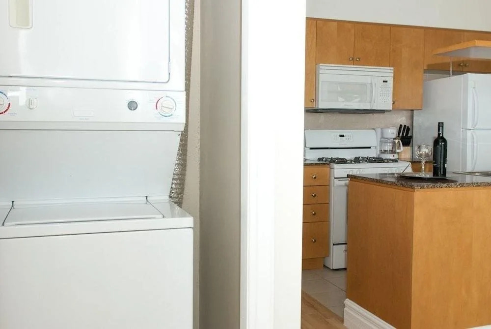 HydeWest - Mariner Furnished Suite