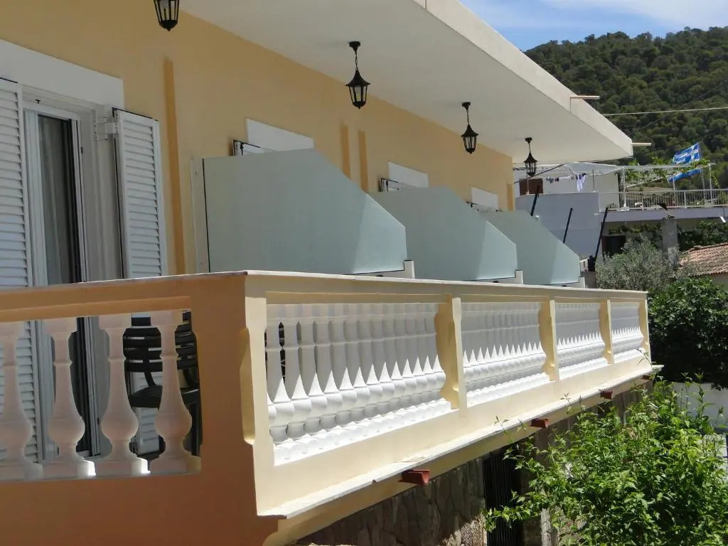 Chrysanthe's Apartments Νο3