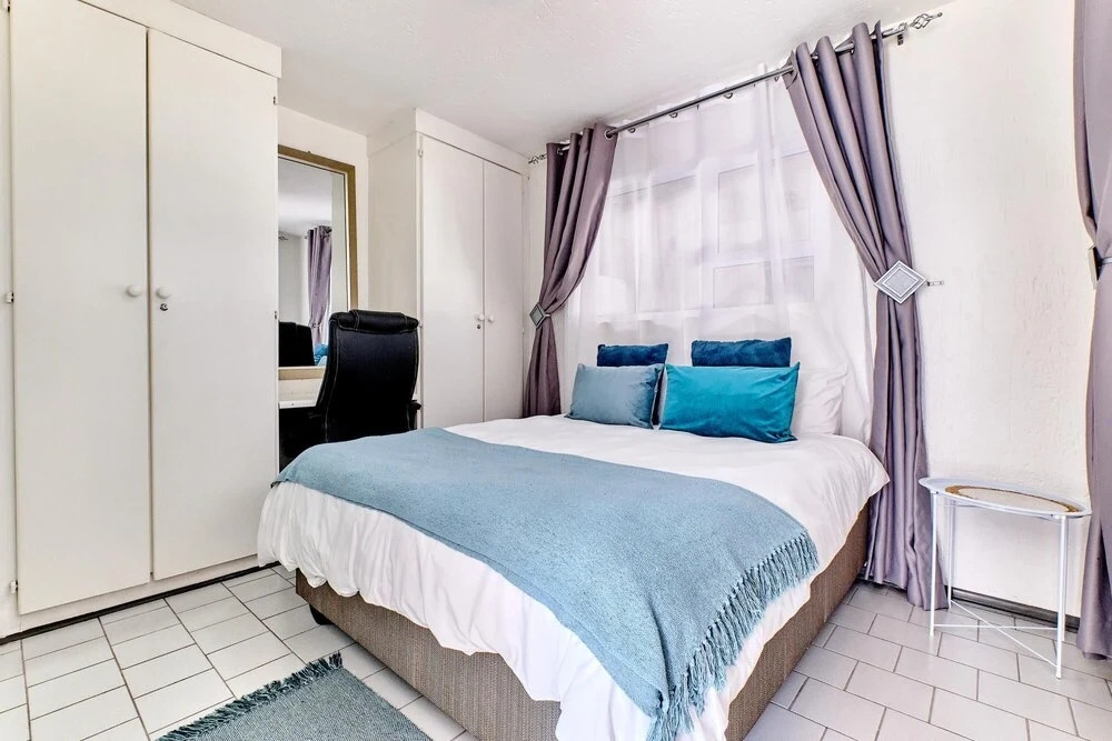 One Bed Unit in Prime Sandton- 2139