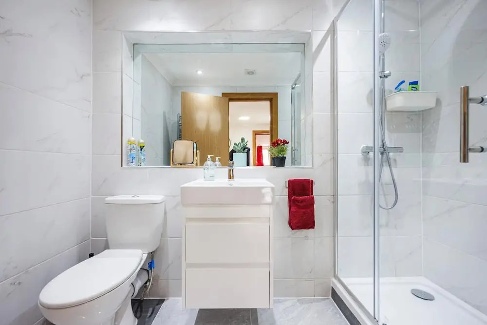 2 Bedroom Charming Magnificent Flat