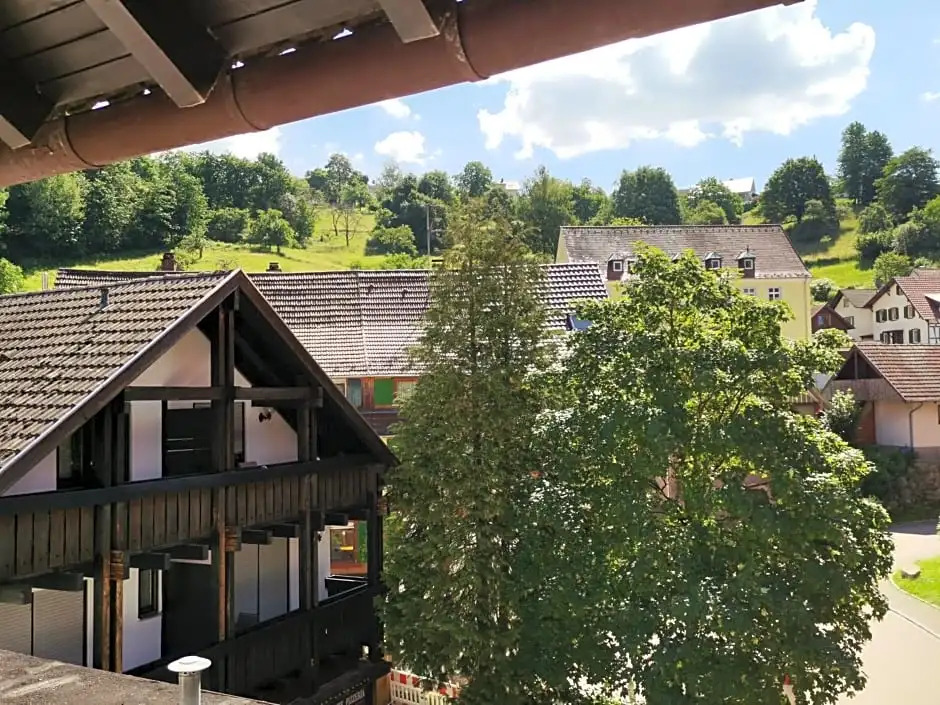 Hotel Grüner Baum - Hotel im Murgtal, Schwarzwald