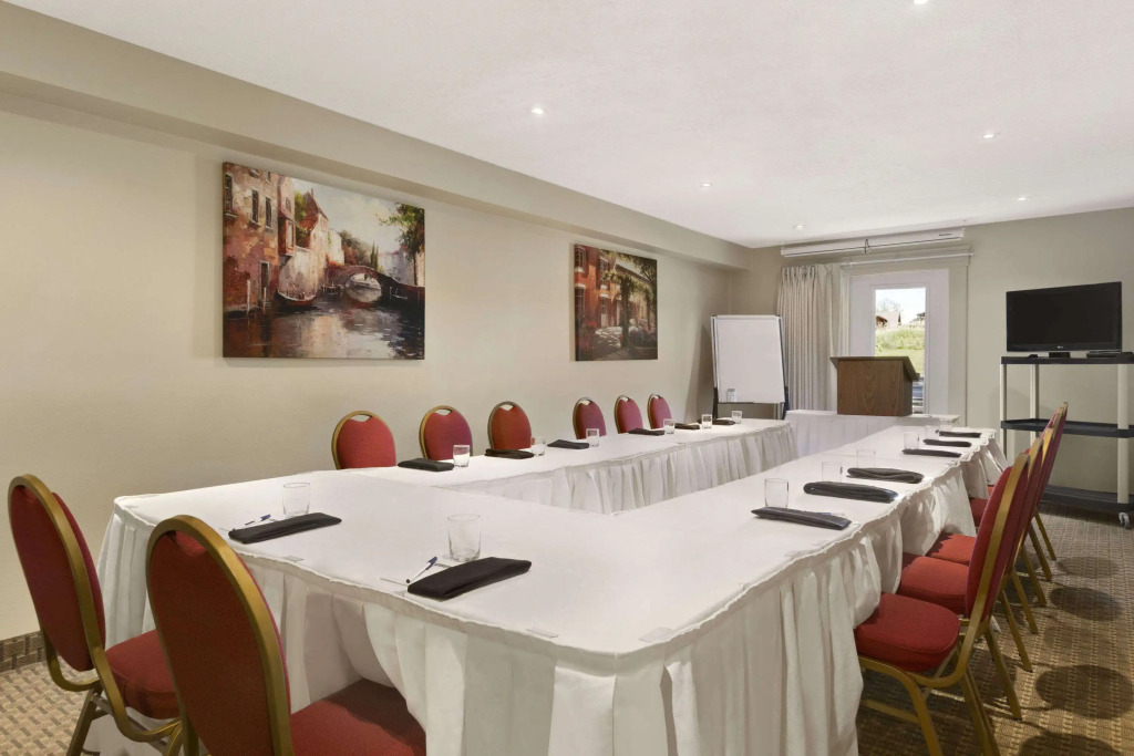 Travelodge Suites by Wyndham Moncton