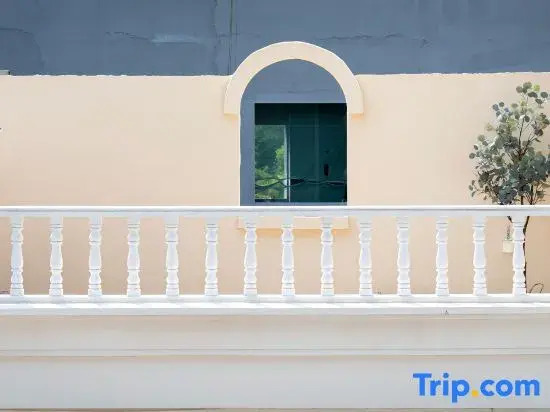 Yining Nalely Garden homestay  (Liuxing Street Scenic Area)