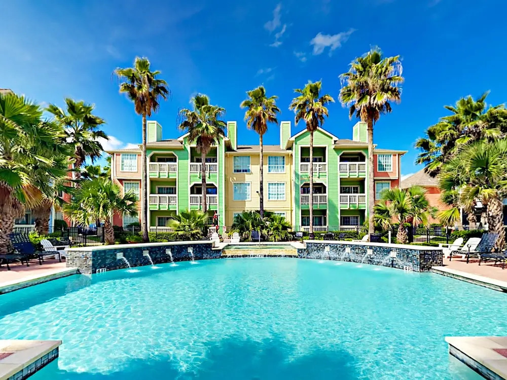New Listing! Updated : Pool, Hot Tub, Beach 2 Bedroom Condo