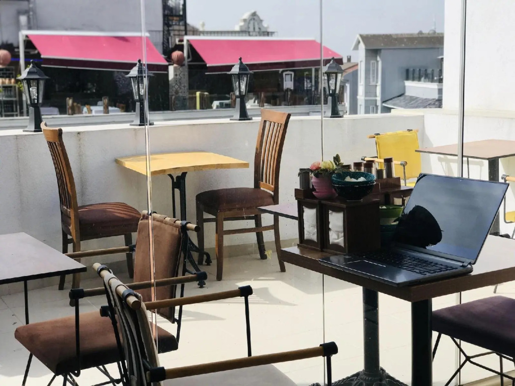 La Mer Boutique Hotel