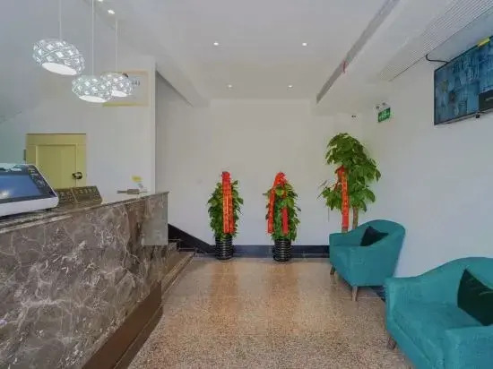 Light Living Light Luxury Boutique Hotel (Baoshan Campus, Shanghai University)