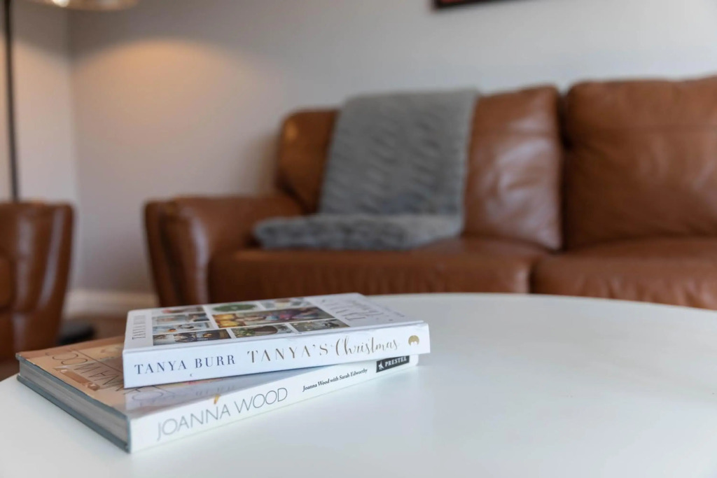 Stunning 1 Bed Merchant City Apartment with Parking