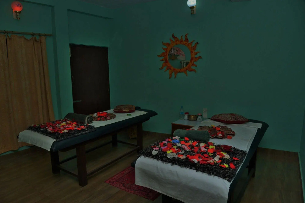 Hotel Peace Plaza