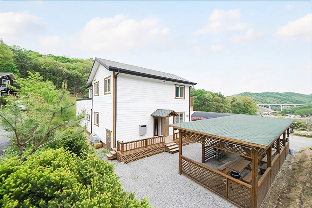 Yeoju Midmi Pension