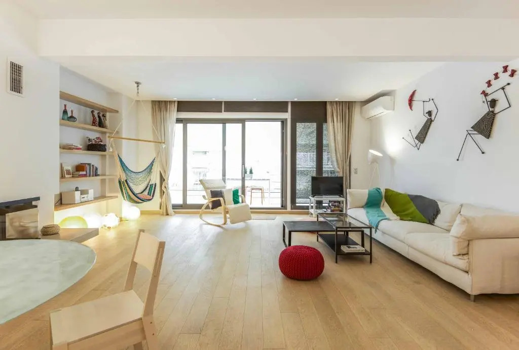 Brand new stylish 3 bdrm apartment with terrace