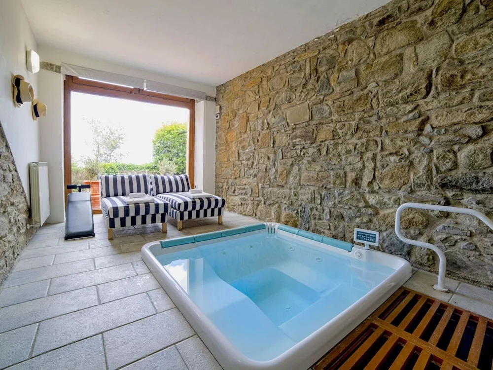 Magnificent Villa, Extremely Panoramic Position, Sauna, Hot Tub, Private Pool