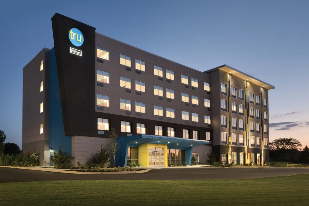 Tru by Hilton Lancaster East