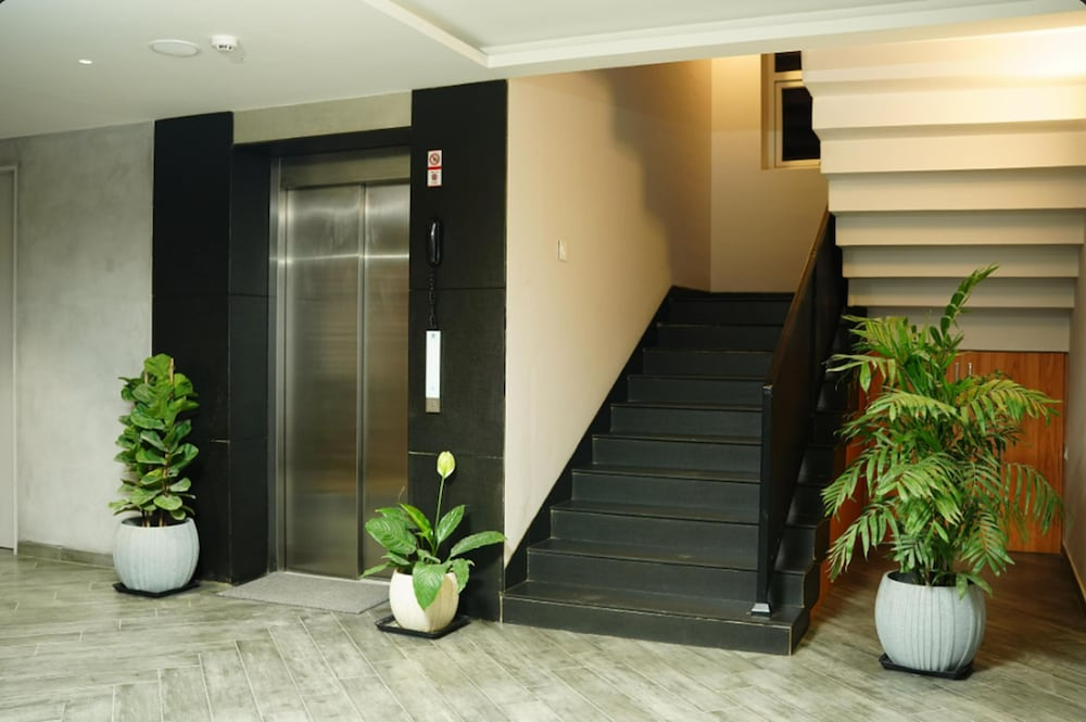 32 Urban by Akoya Hotels - Gachibowli, West Hyderabad