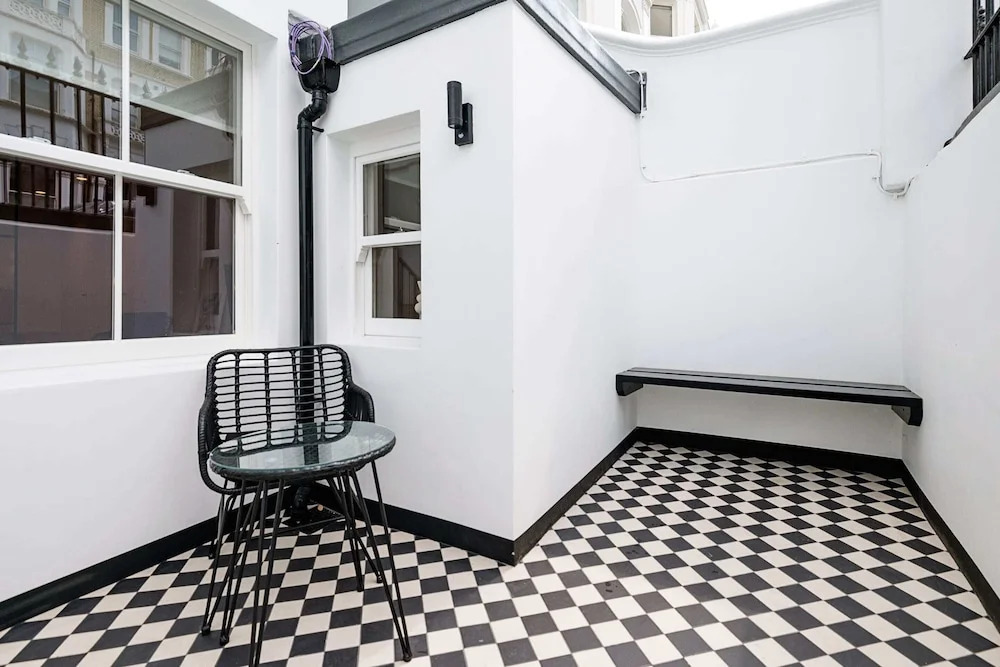 Coleherne Road Residence I