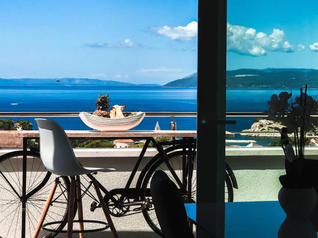 Lux penthouse with beautiful sea and island view 6 + 2