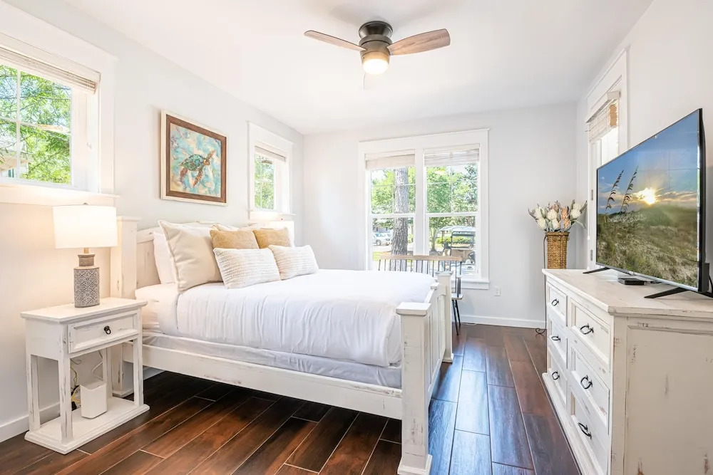 1329 Laurel Grove Sea Turtle Cottage