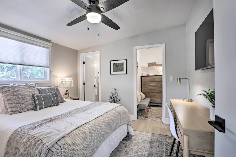 Hot Tub, Fire Pit: Midtown Reno Oasis!