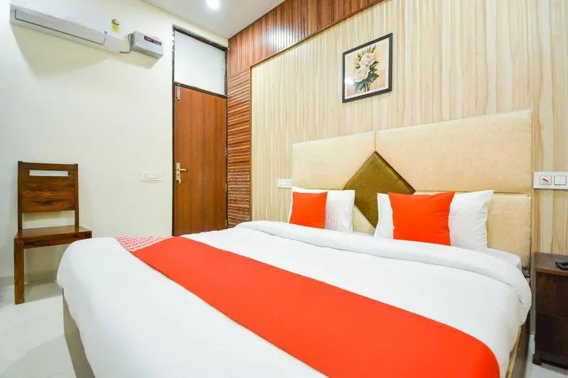 OYO 64736 Hotel Gold