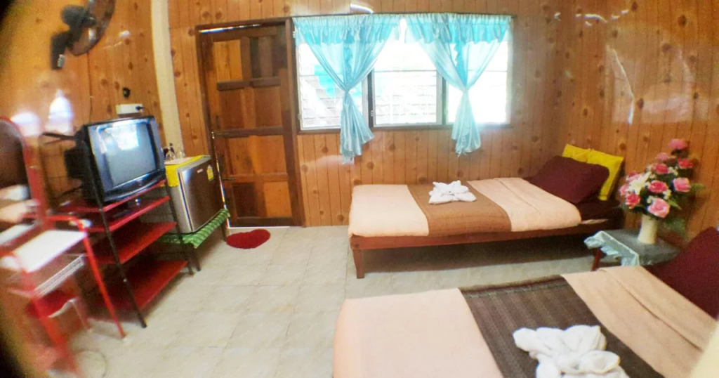 Norachan Guesthouse - female only