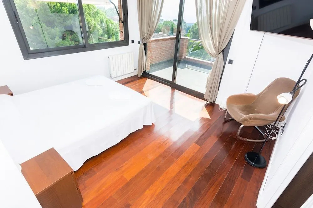 HomeHolidaysRentals Adonis