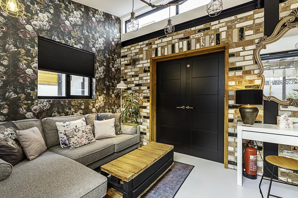 Scarlett Heart Studios in Golders Green