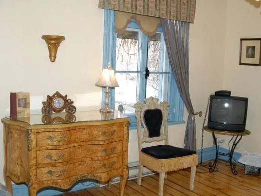 Jade Blue Bed And Breakfast
